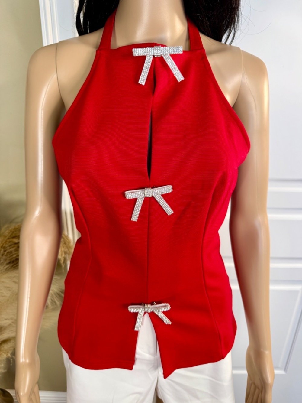 MAEVE ANTHROPOLOGIE EMBELLISHED BOW RED HALTER TOP - MEDIUM - Picture 3 of 17